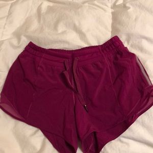 Lululemon Hotty Hot shorts size 6